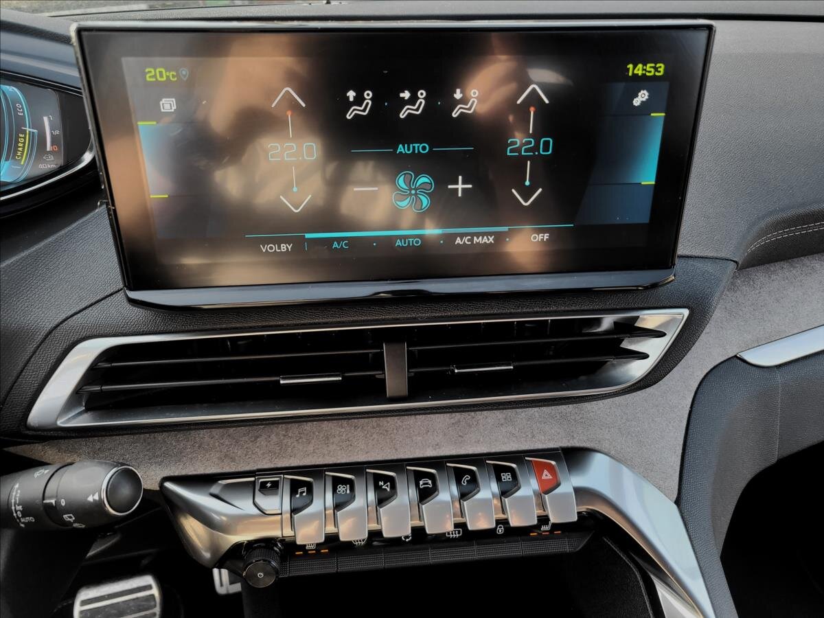 Peugeot 3008 SUV 1,6 l 133 kw