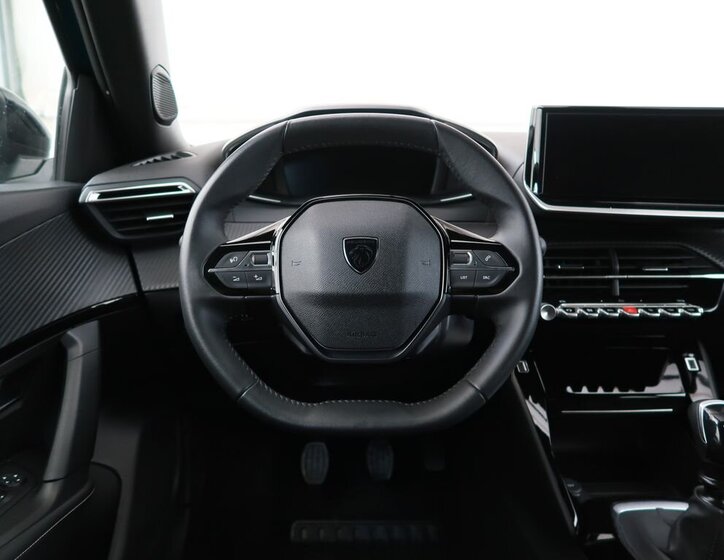 Peugeot 2008 SUV / Terénní 1,2 l 74 kw