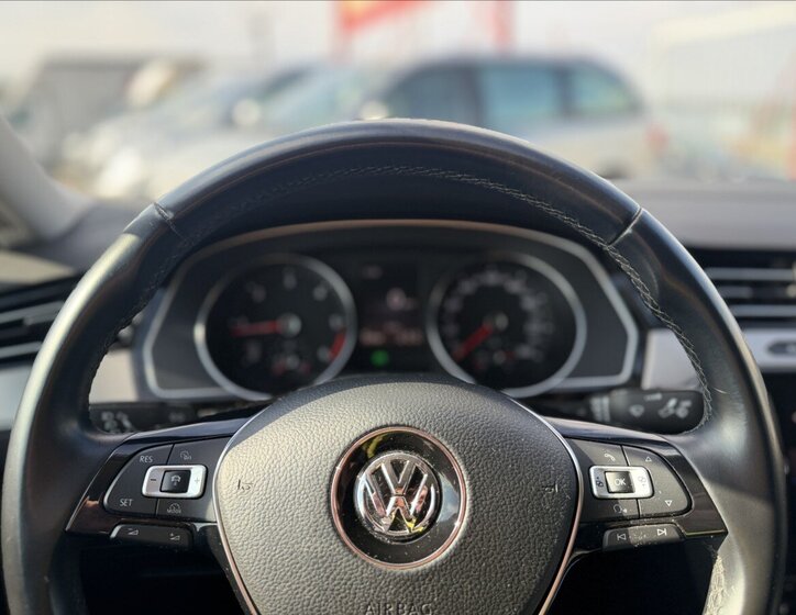 Volkswagen Passat Sedan / Limuzína 2,0 l 110 kw