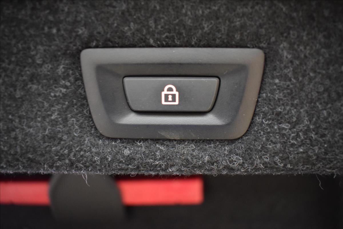 BMW Řada 5 Sedan / Limuzína 3,0 l 195 kw