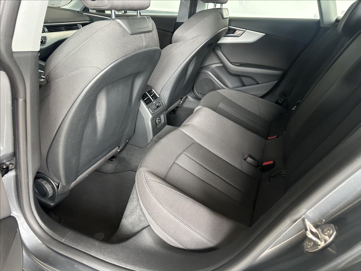 Audi A5 Sedan / Limuzína 2,0 l 140 kw