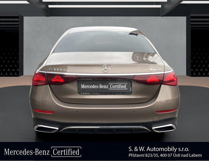 Mercedes-Benz Třídy E Sedan / Limuzína 2,0 l 290 kw