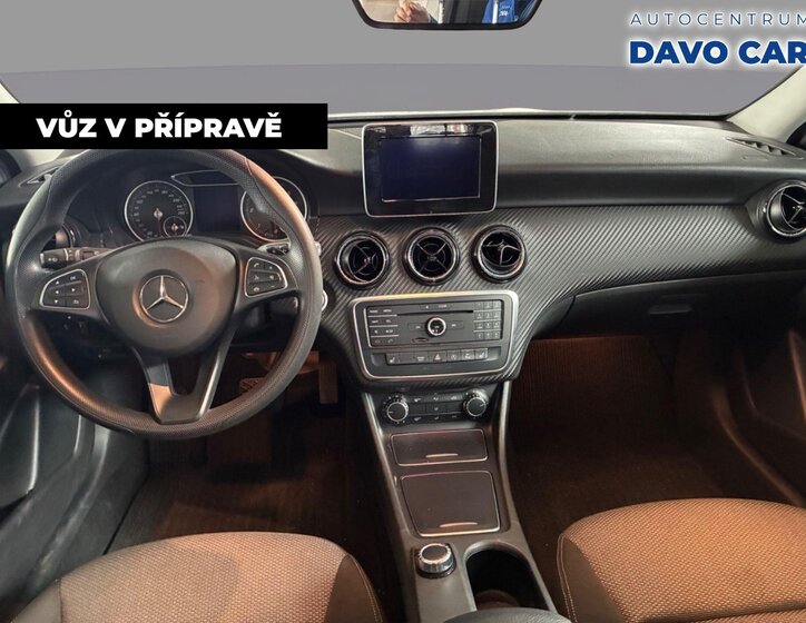 Mercedes-Benz GLA SUV / Terénní 2,1 l 100 kw