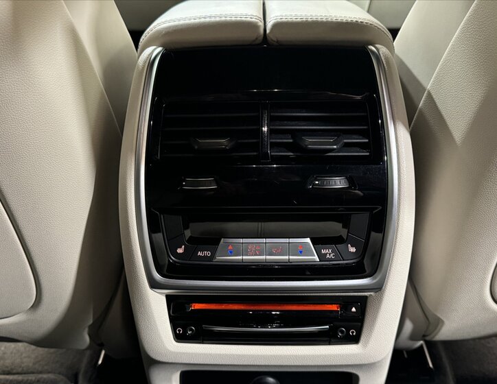 BMW X6 SUV / Terénní 3,0 l 250 kw