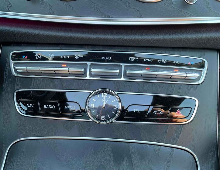 Mercedes-Benz Třídy E 12