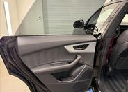 Audi Q8 21