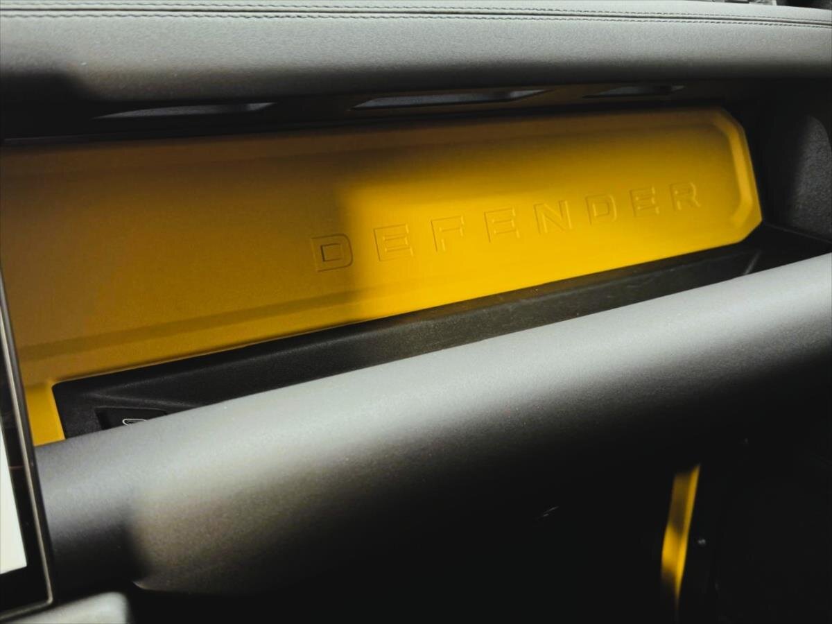 Land Rover Defender SUV 3,0 l 257 kw