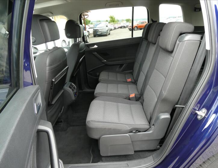 Volkswagen Touran 24