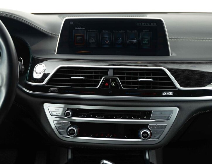 BMW Řada 7 Sedan 4,4 l 330 kw