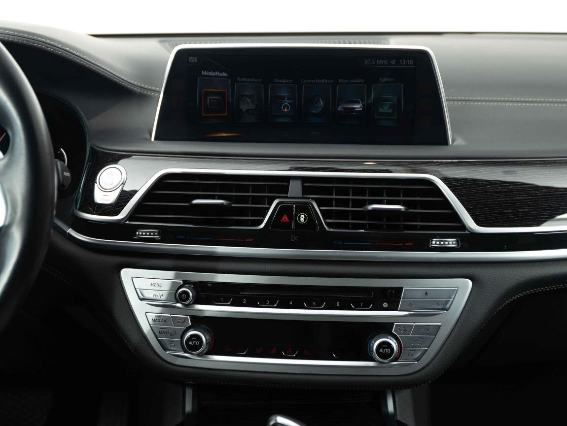 BMW Řada 7 Sedan 4,4 l 330 kw