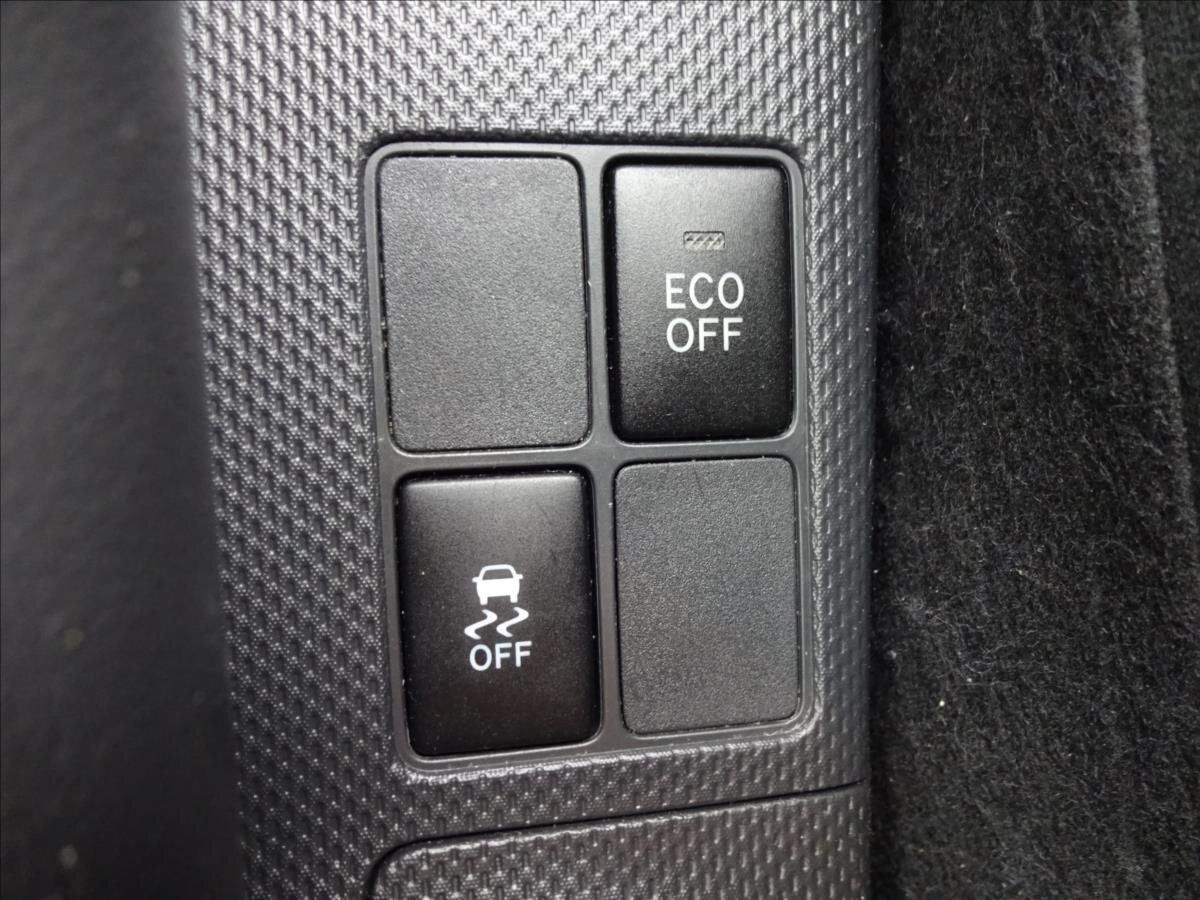 Toyota Urban Cruiser Hatchback 1,3 l 74 kw