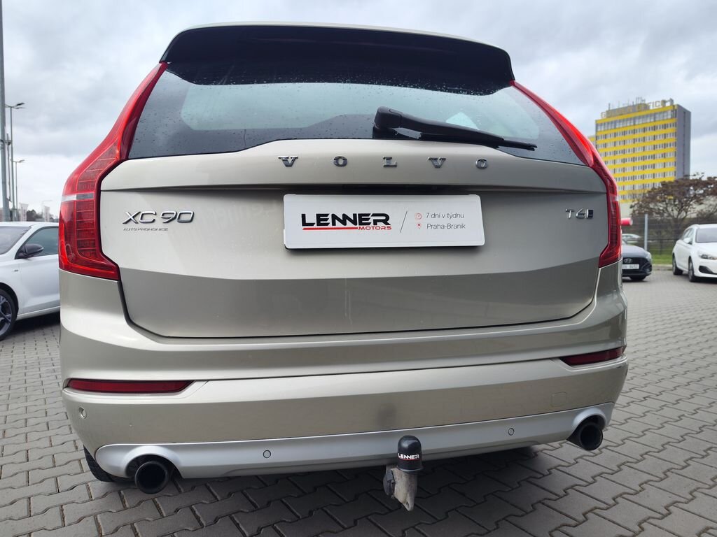 Volvo XC90 SUV / Terénní 2,0 l 235 kw