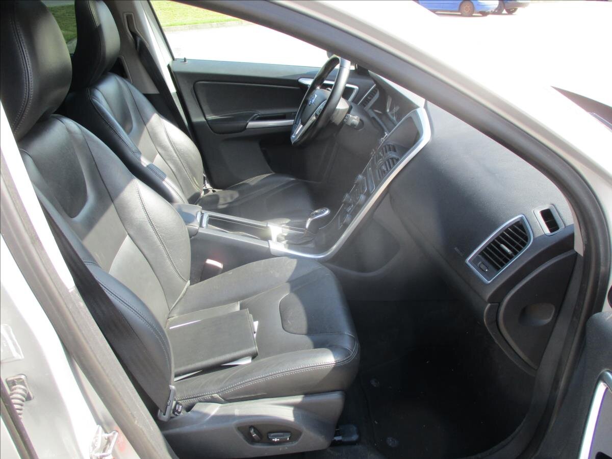 Volvo XC60 SUV 2,4 l 133 kw