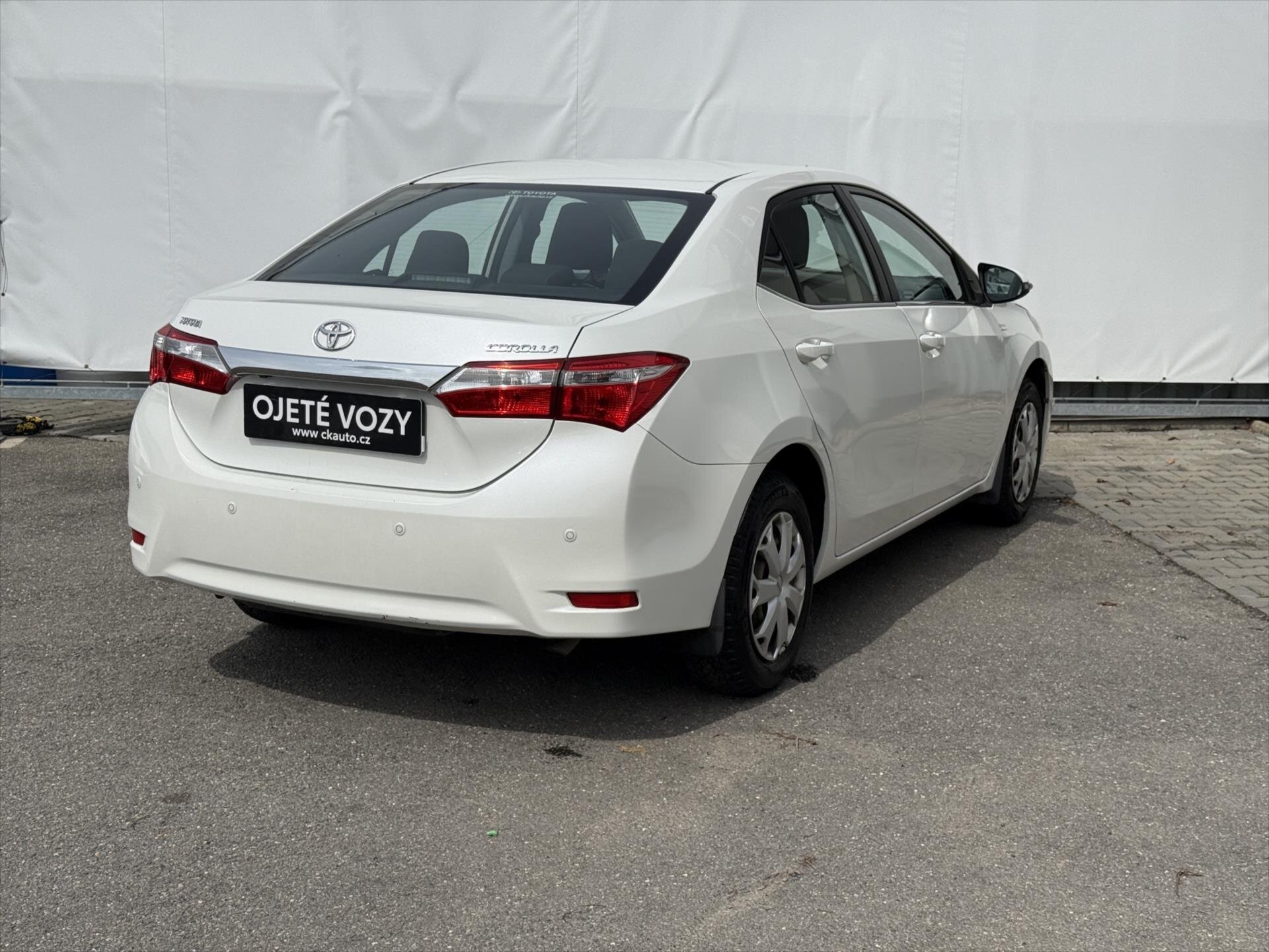 Toyota Corolla Sedan / Limuzína 1,6 l 97 kw