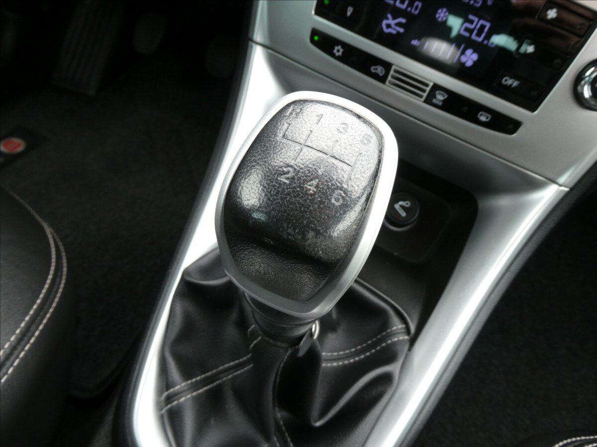 Lancia Delta Hatchback 1,4 l 88 kw