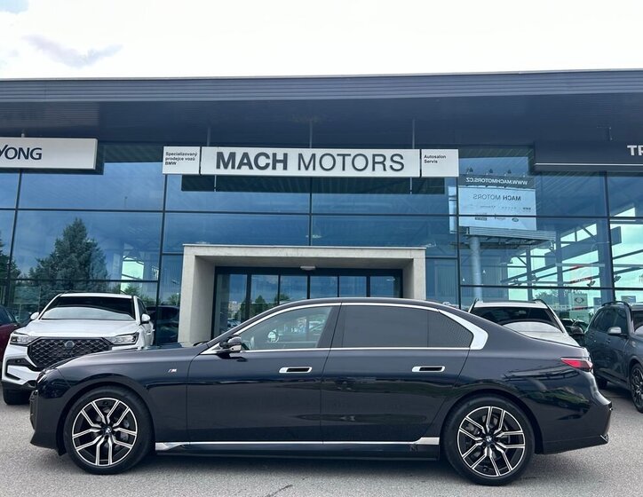 BMW i7 Sedan / Limuzína 0,0 400 kw