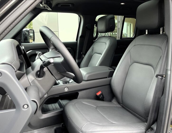 Land Rover Defender SUV / Terénní 3,0 l 147 kw