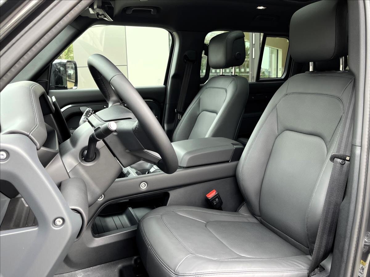 Land Rover Defender SUV / Terénní 3,0 l 147 kw