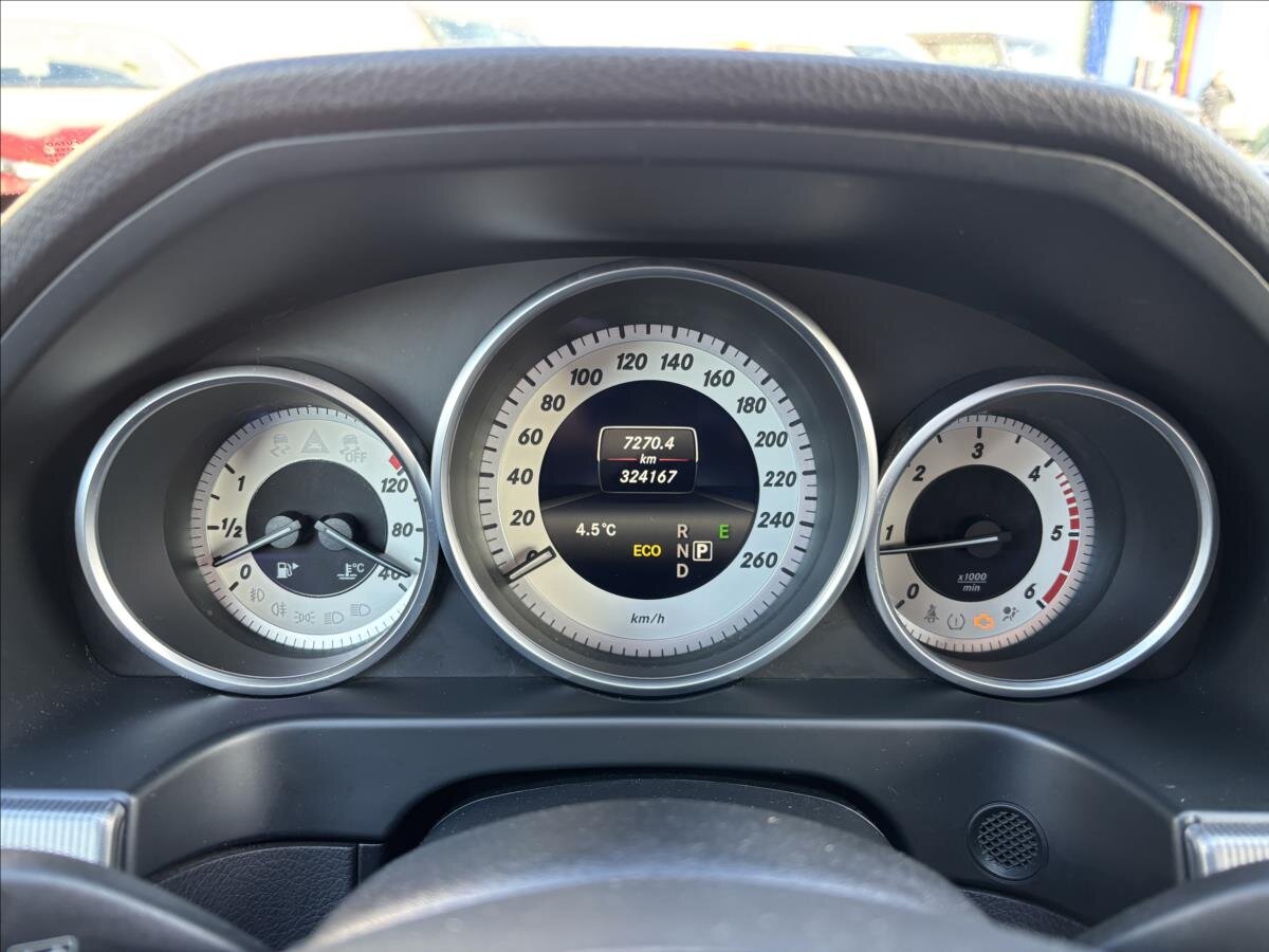 Mercedes-Benz Třídy E Kombi 2,1 l 125 kw