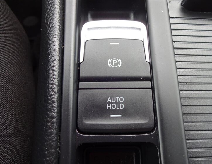 Volkswagen Golf Kombi 1,6 l 77 kw