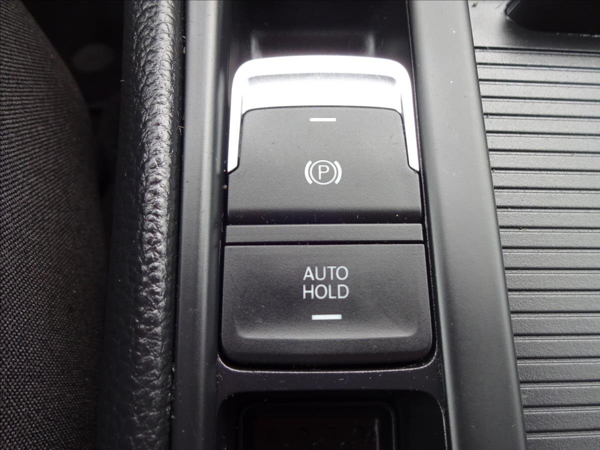 Volkswagen Golf Kombi 1,6 l 77 kw