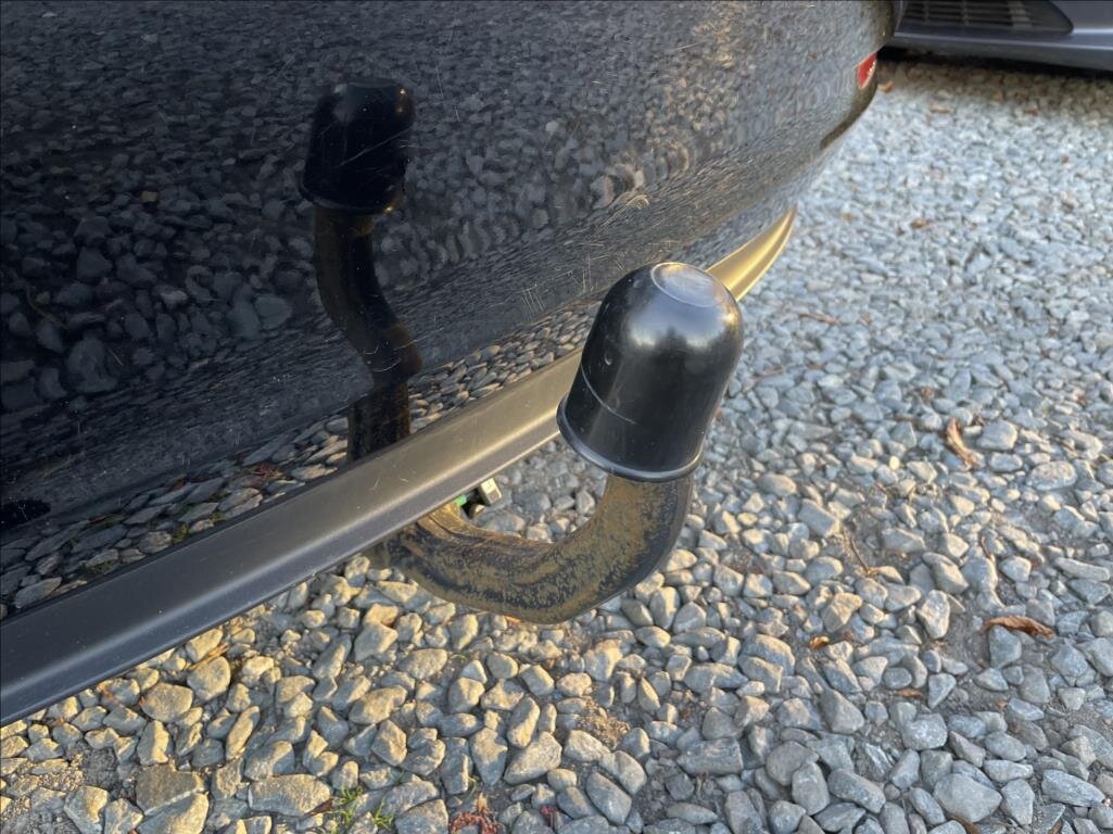 Tesla Model 3 Sedan 0,0 239 kw