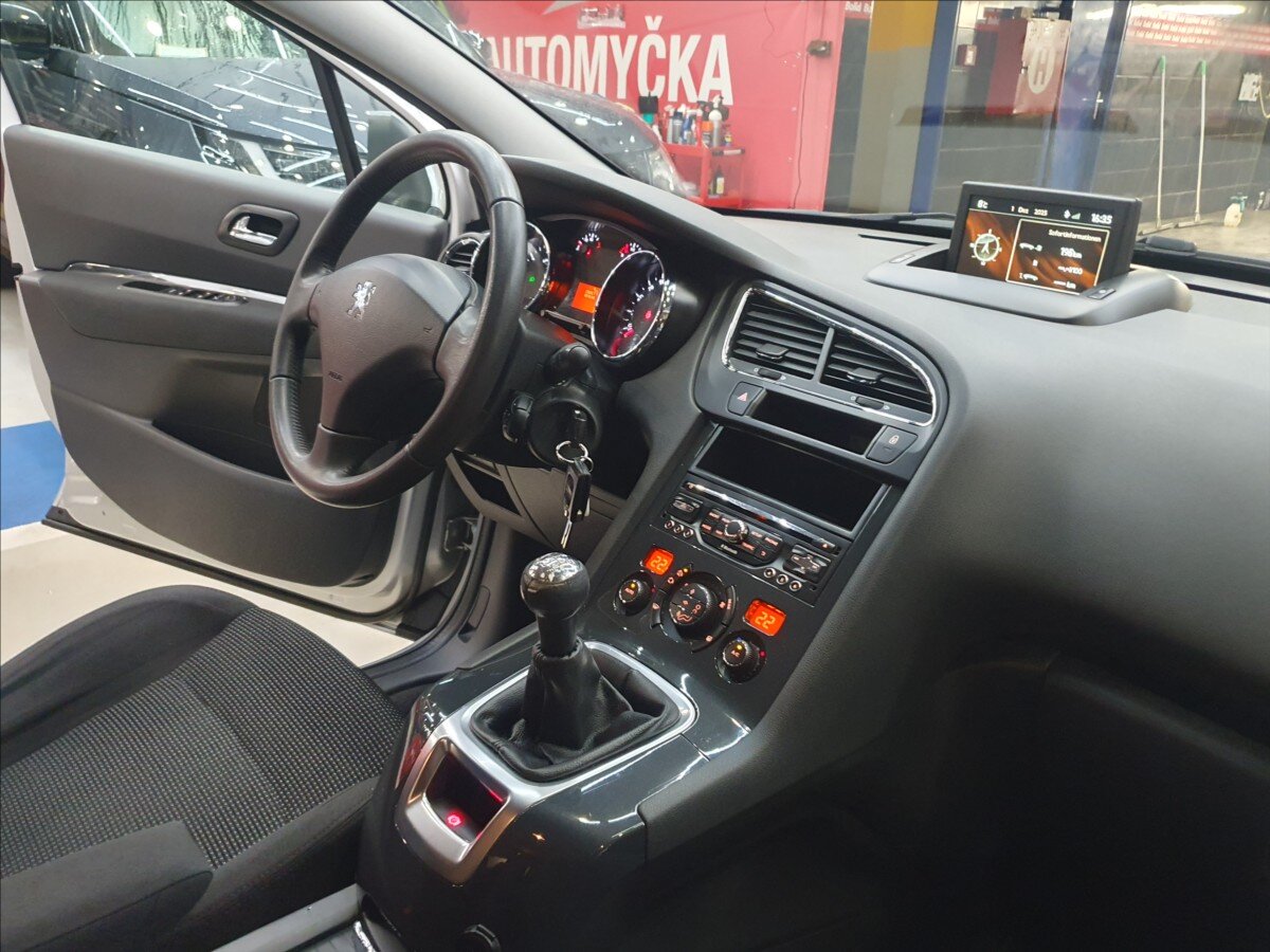 Peugeot 5008 MPV 1,6 l 88 kw