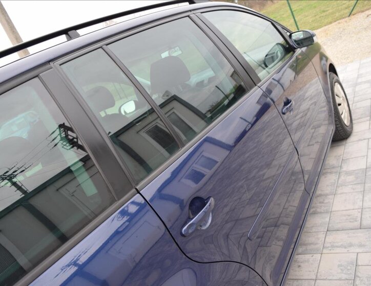 Volkswagen Touran Kombi 1,4 l 103 kw