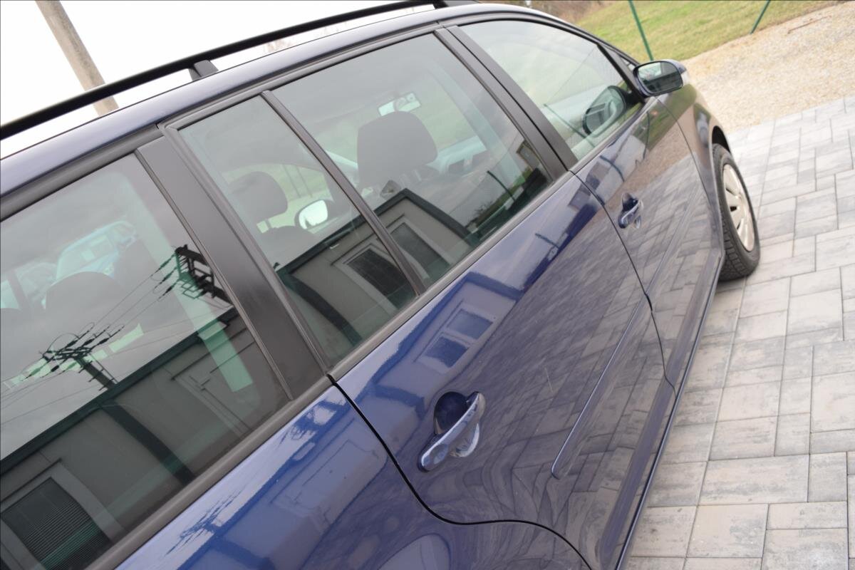 Volkswagen Touran Kombi 1,4 l 103 kw