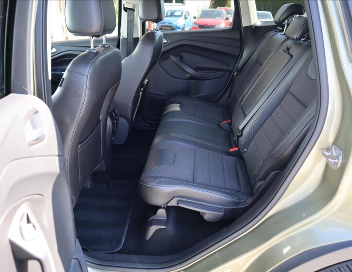 Ford Kuga SUV / Terénní 1,6 l 110 kw