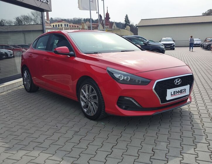 Hyundai i30 Liftback 1,4 l 103 kw