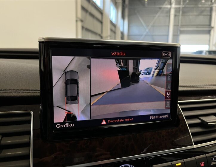 Audi A8 Sedan / Limuzína 3,0 l 190 kw