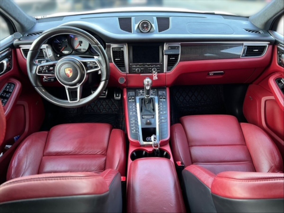 Porsche Macan SUV / Terénní 3,0 l 190 kw