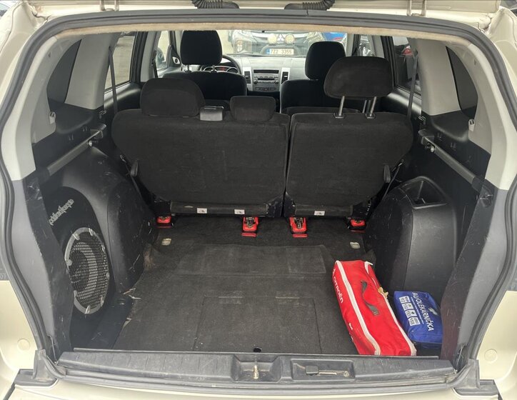 Mitsubishi Outlander SUV / Terénní 2,0 l 103 kw