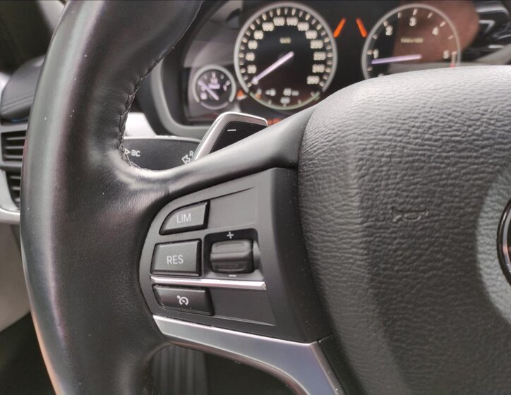 BMW X6 SUV 3,0 l 230 kw