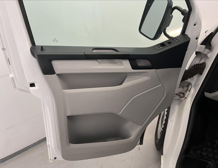 Volkswagen Transporter 18