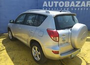 Toyota RAV4 SUV 2,2 l 100 kw