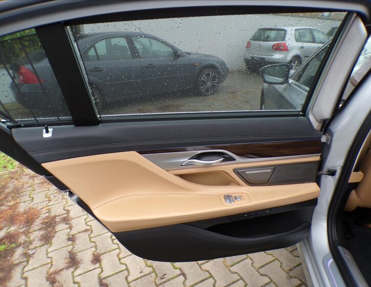 BMW Řada 7 Sedan / Limuzína 3,0 l 195 kw
