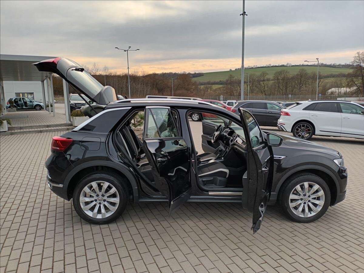 Volkswagen T-Roc SUV / Terénní 1,5 l 110 kw