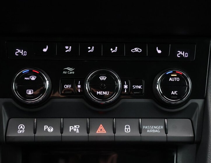 Škoda Karoq SUV / Terénní 1,5 l 110 kw