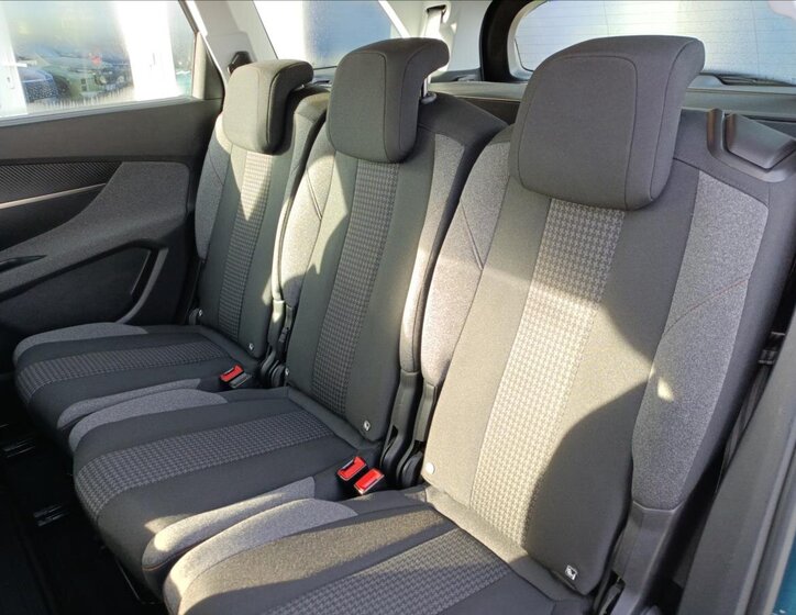 Peugeot 5008 SUV 1,2 l 96 kw