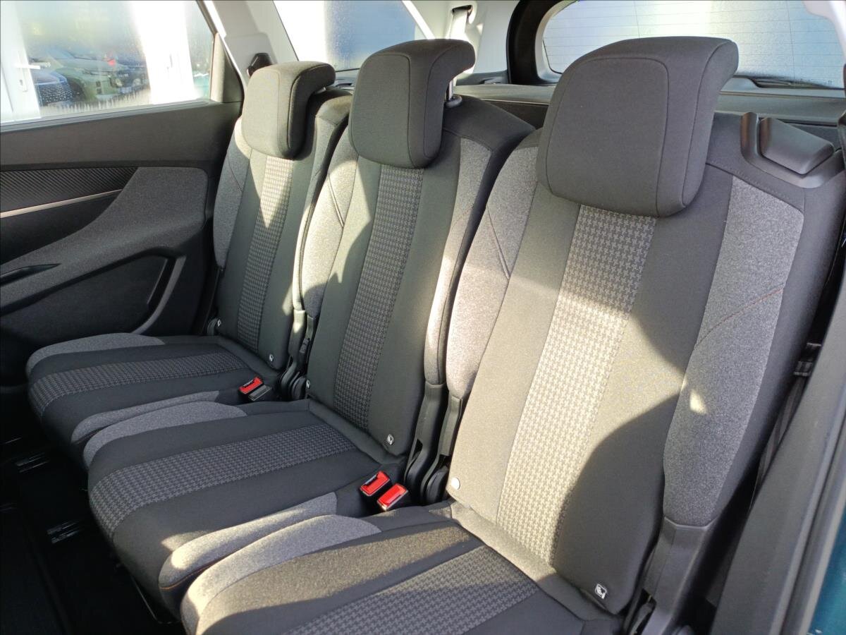 Peugeot 5008 SUV 1,2 l 96 kw