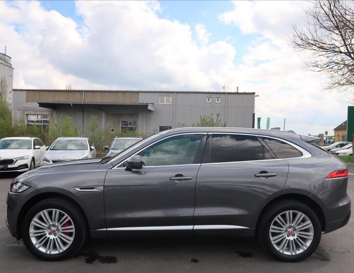 Jaguar F-Pace SUV / Terénní 3,0 l 280 kw