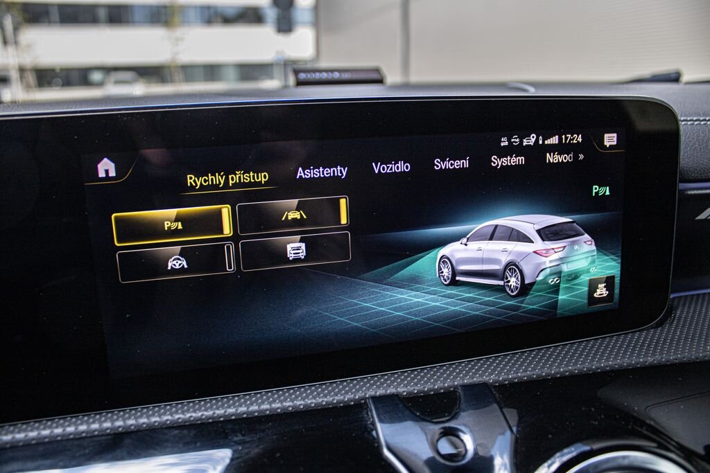 Mercedes-Benz CLA Kombi 2,0 l 321 kw