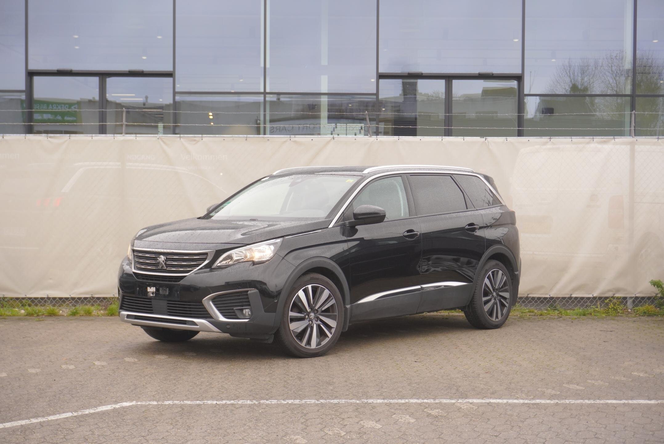 Peugeot 5008 SUV 1,2 l 96 kw