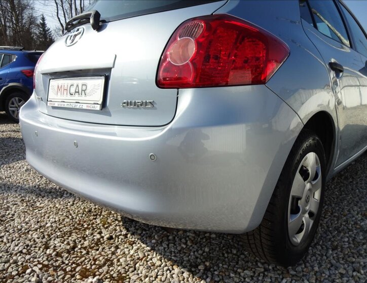 Toyota Auris Hatchback 1,3 l 74 kw