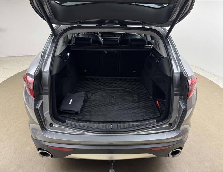 Alfa Romeo Stelvio 50