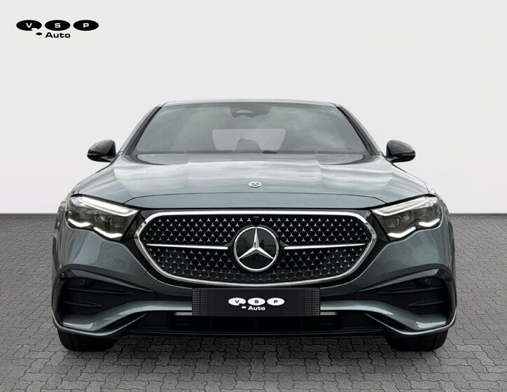 Mercedes-Benz Třídy E 8