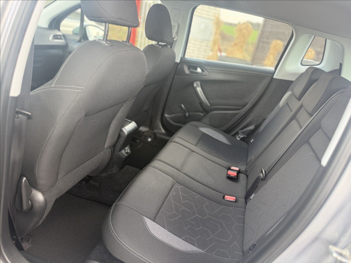 Peugeot 2008 SUV / Terénní 1,2 l 81 kw