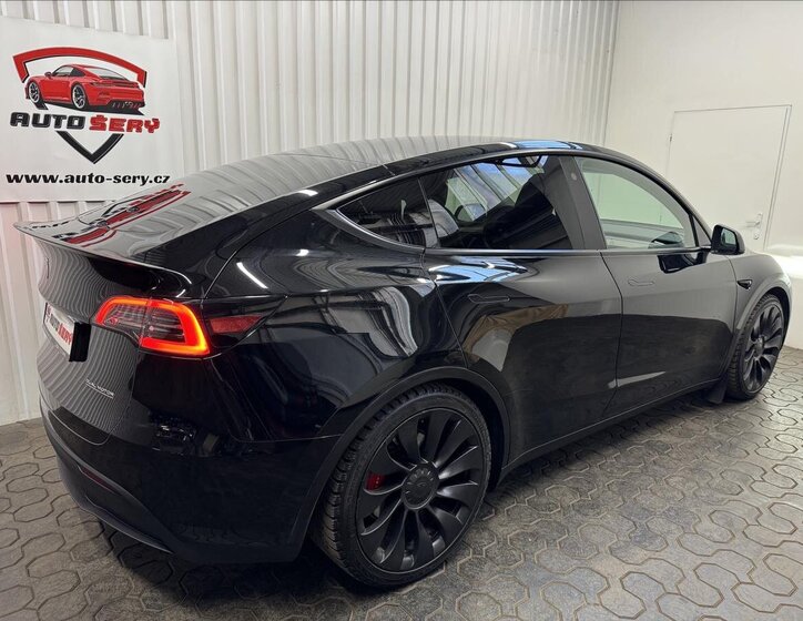 Tesla Model Y SUV 0,0 393 kw